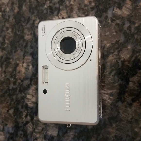 Fujifilm FinePix J10 Digital Camera - Picture 4 of 15